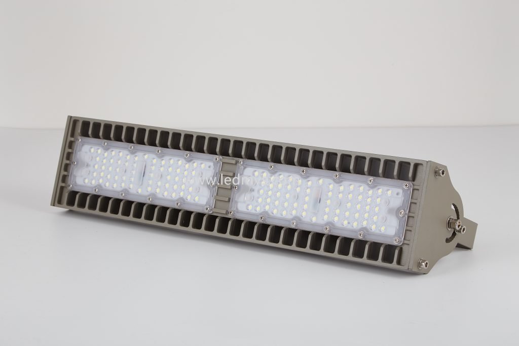 LED tunnel light with high-lumen output and robust heat dissipation design for outdoor and industrial lighting applications.