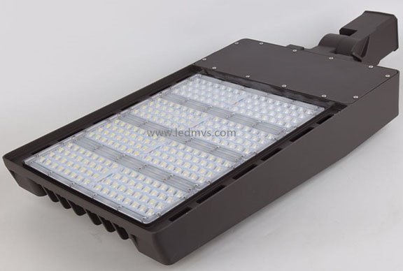 300W LED streetlight B model with high-power housing for municipal roads and large outdoor projects